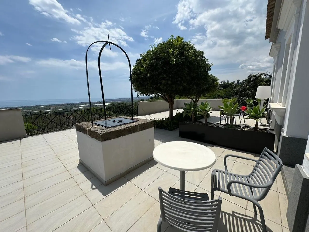 Tale Restaurant & Suite Piedimonte Etneo 3*,