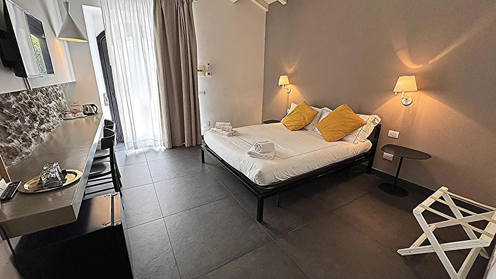 Tale Restaurant & Suite Piedimonte Etneo Italy
