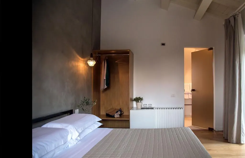 Tale Restaurant & Suite Piedimonte Etneo 3*,